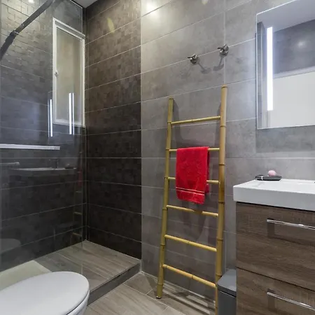 Grand T2 Proche Promenade Ницца